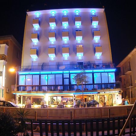 Hotel Continental ベラーリア・イジェア・マリーナ エクステリア 写真