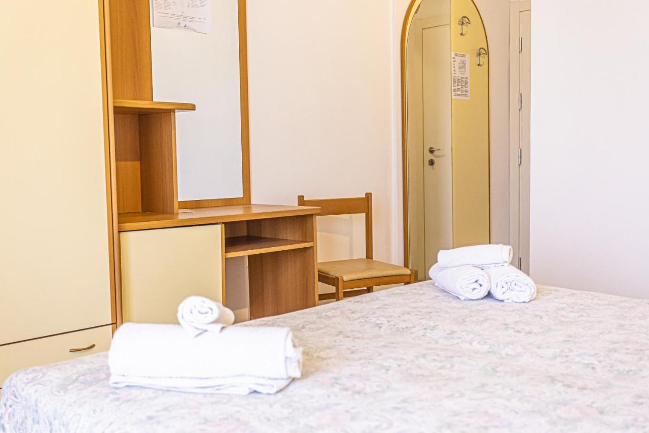 Hotel Continental ベラーリア・イジェア・マリーナ エクステリア 写真
