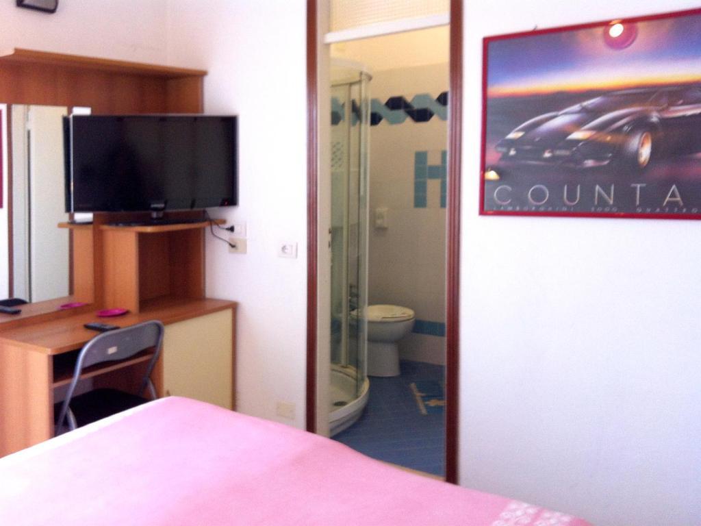 Hotel Continental ベラーリア・イジェア・マリーナ 部屋 写真